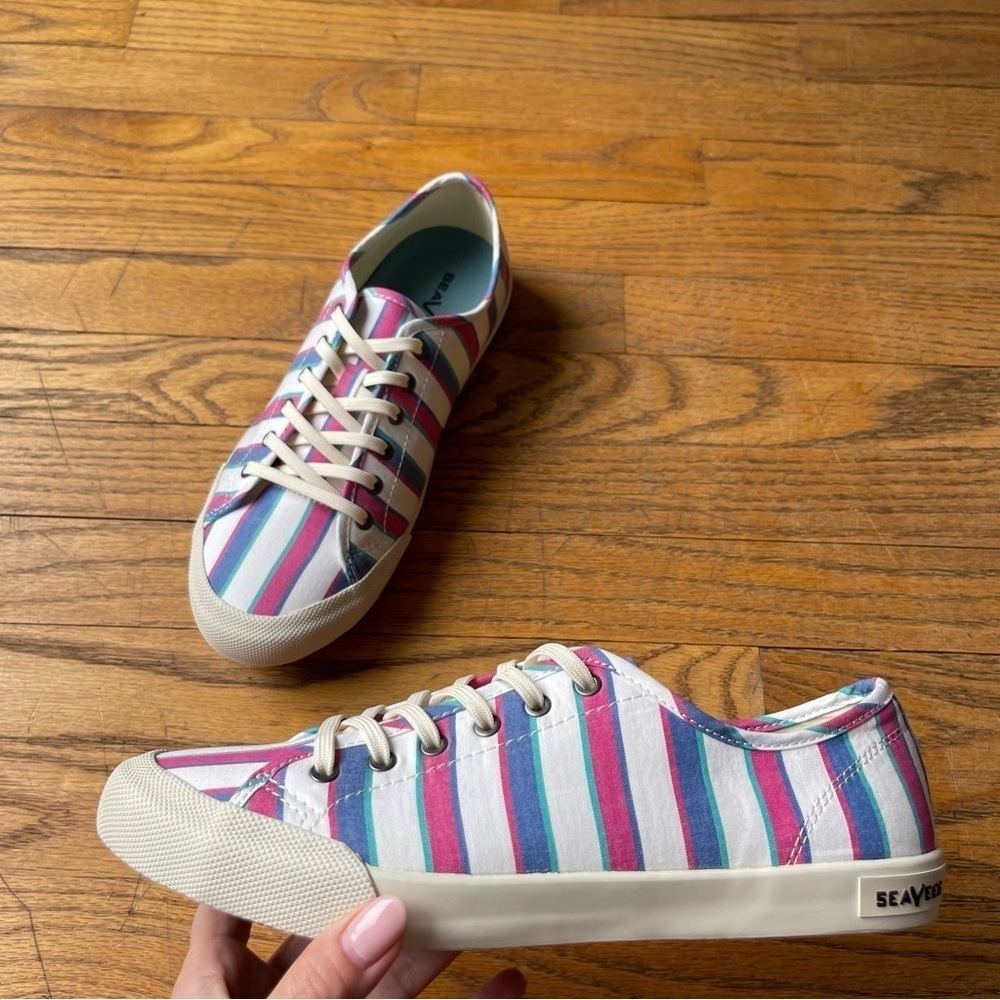 NEW SeaVees Monterey Sneaker Vacation Stripe Pinpoint Cotton Pink Size 10 NWT